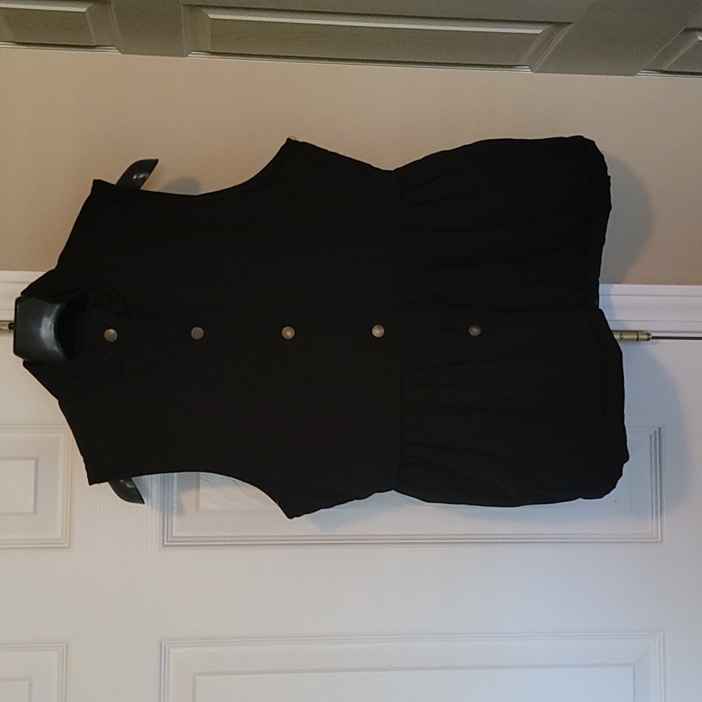 Black lightly filled puffer jacket vest